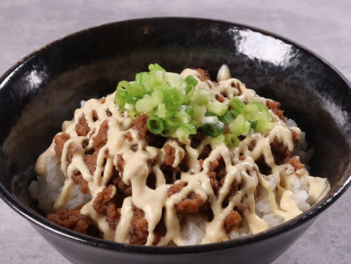 ガツンと！にんにくマヨの鶏そぼろ丼
